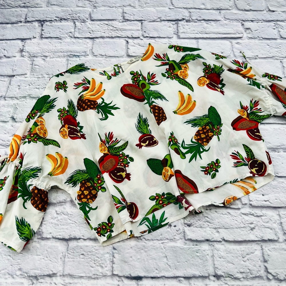 Zara White Cropped Blouse Tropical Fruit Print Medium Bell Sleeve Summer
